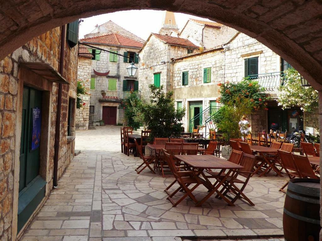 סטארי גראד Apartmani Zlataric מראה חיצוני תמונה