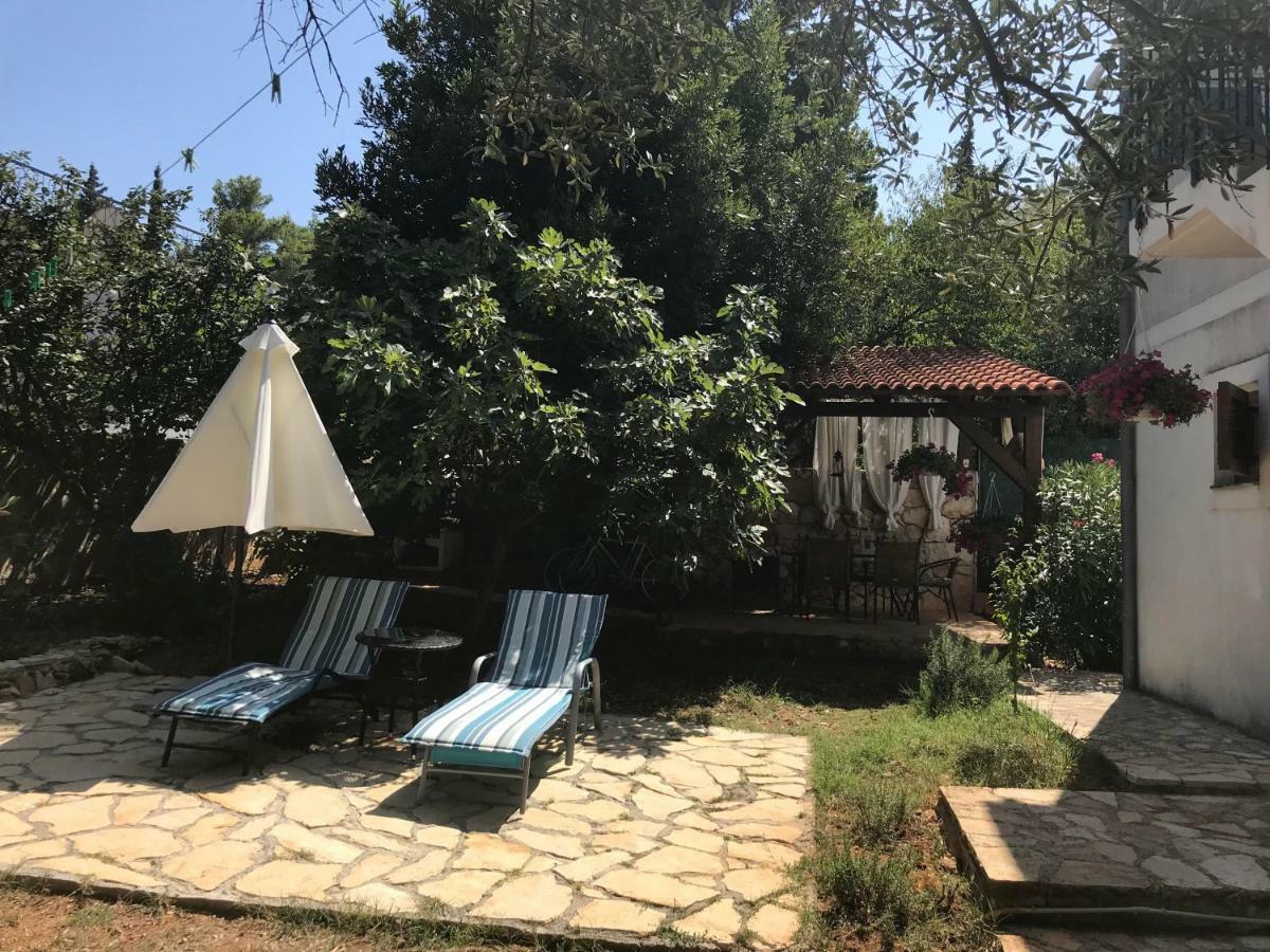 סטארי גראד Apartmani Zlataric מראה חיצוני תמונה